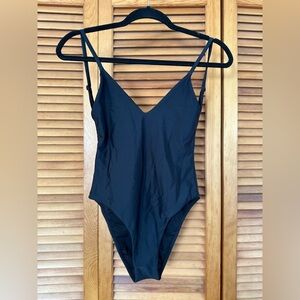 APRICOSS Ariana Swimsuit - Black